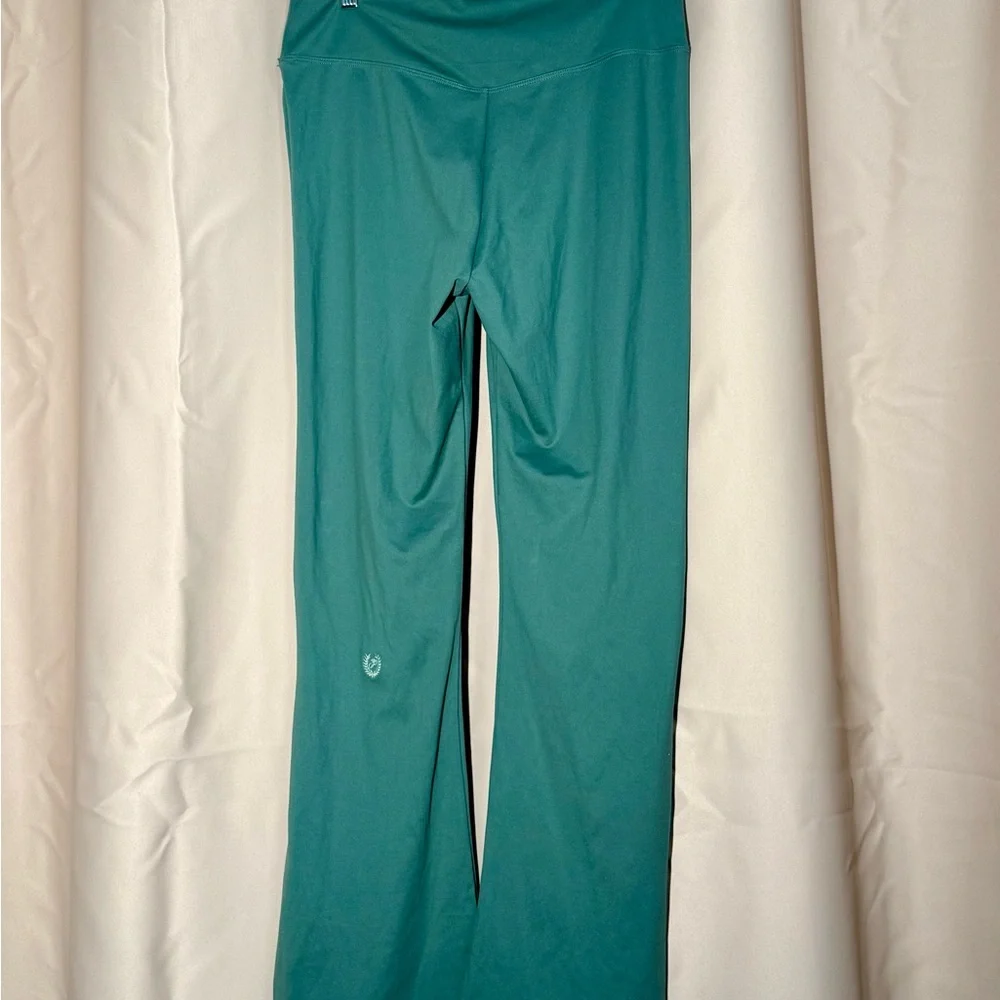 PINK Victoria's Secret Teal Yoga Pants - NWT - Picture 5 of 8